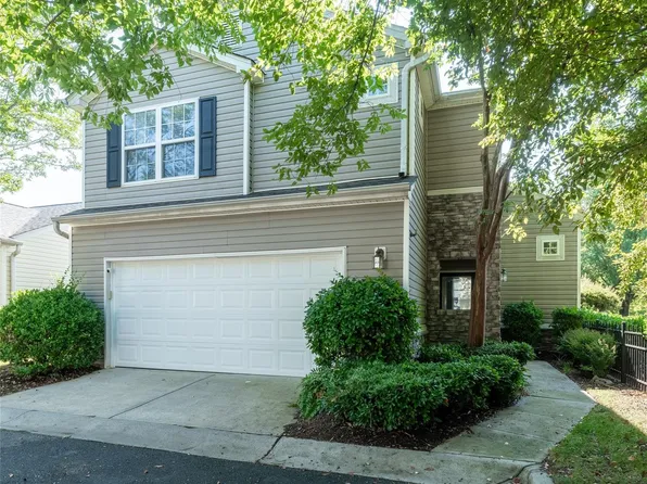 9364 Meadowmont View Dr, Charlotte, NC 28269