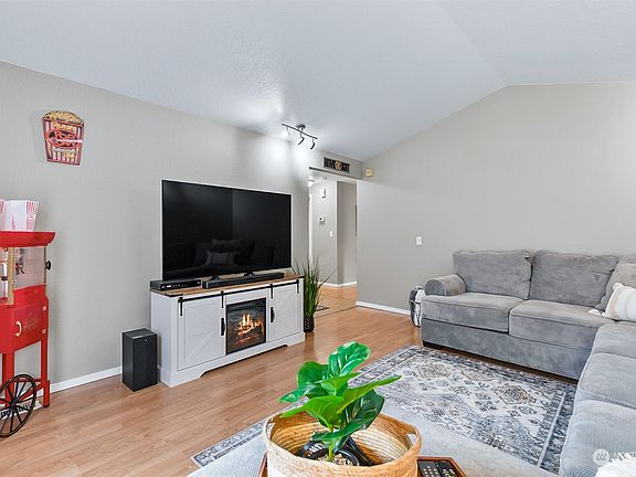 5th image of 14120 54th Drive NE