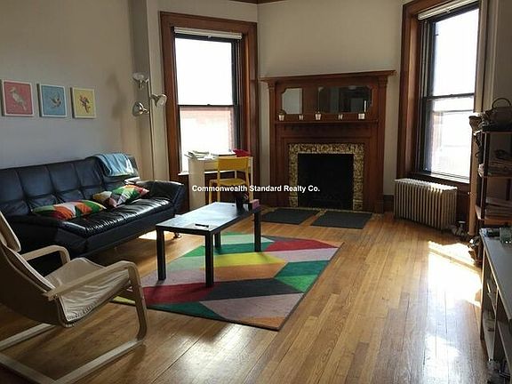 3rd image of 849 Beacon St APT 4