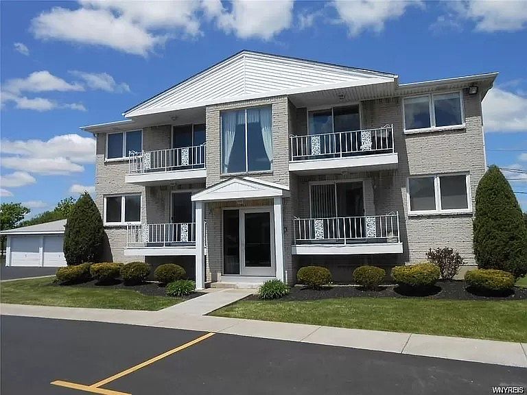 1st image of 116 Churchcroft Ln