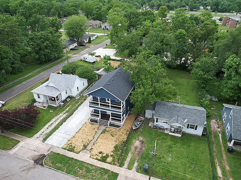 2207 N Kellett Ave — Photo 5