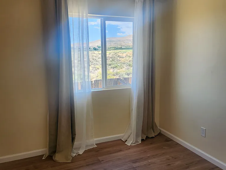 8770 Sunset Breeze Dr — Photo 10