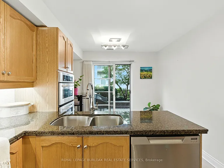 442 Maple Ave #7 — Photo 12