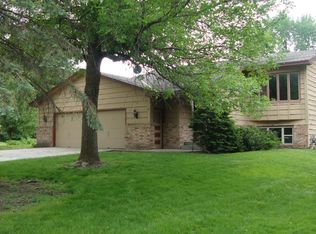 301 76th Ave N, Brooklyn Park, MN 55444