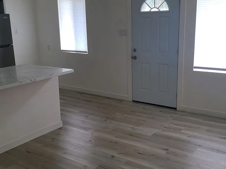 410 Grant St — Photo 10