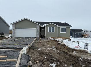 25128 Bluebird Cir, Adel, IA 50003