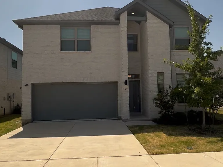 2817 Foxwood St — Photo 47