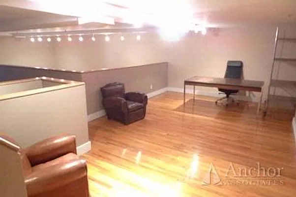 Rented by Anchor Associates | media 18