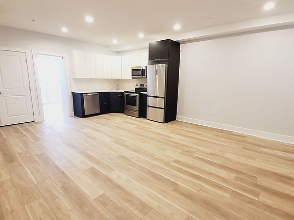 2nd image of 3714 Haverford Ave Unit 2
