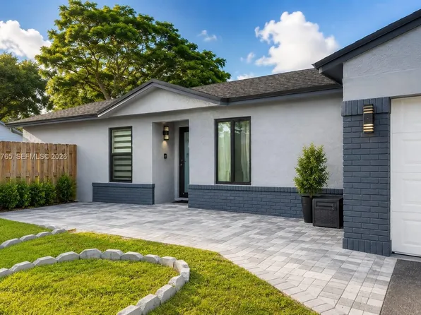 8601 NW 192nd Ter, Hialeah, FL 33015