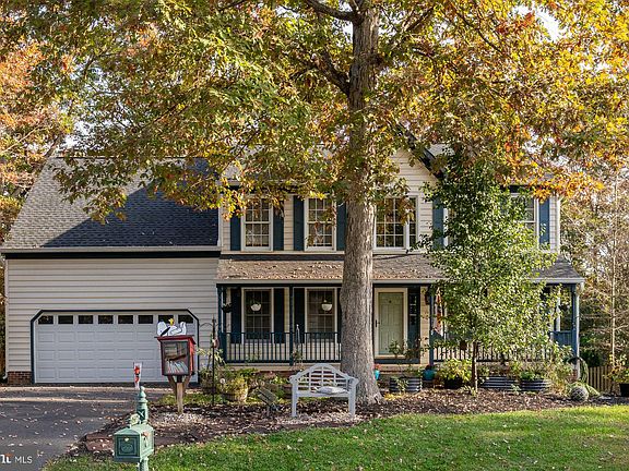 3rd image of 9507 Charlesfield Dr