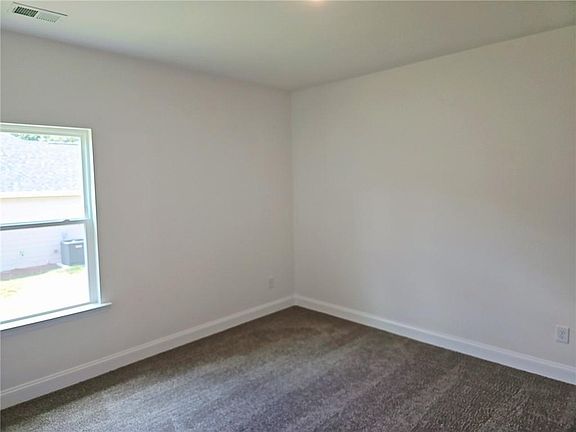 4th image of 313 Angela Ave