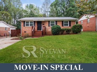 2301 Longleaf Dr, Charlotte, NC 28210