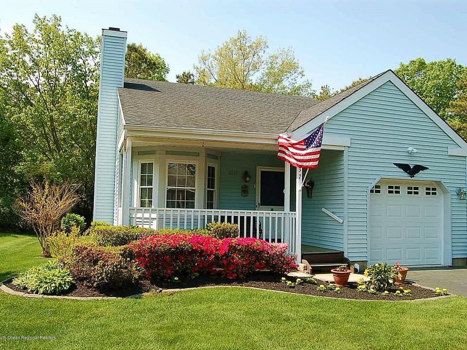 1st image of 2337 Mount Hood Ln