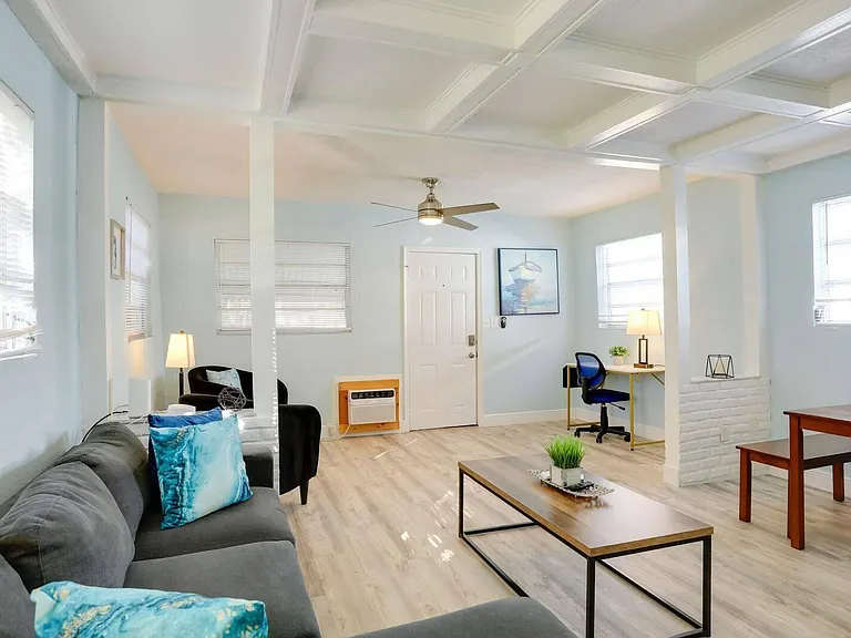 216 S M St #1 — Photo 9