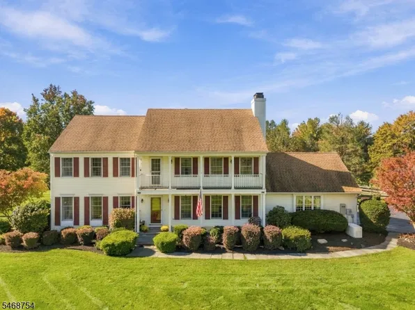 1 Bridle Ln, Washington Twp., NJ 07882