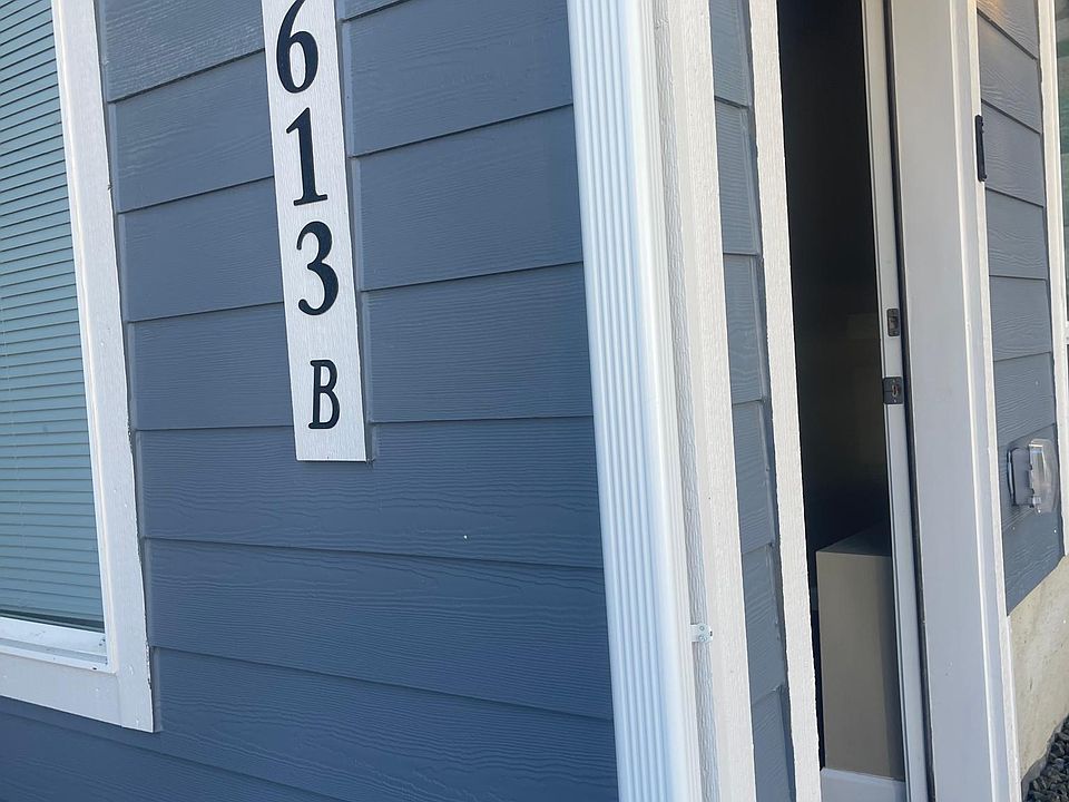 1st image of 613 Hansen St SE #B