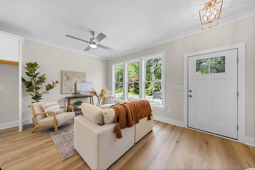 3 bed, 2.5 bath, $2,100 — Photo 3