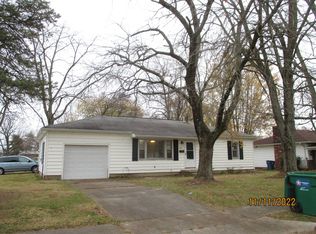 1408 N Robb St, Robinson, IL 62454
