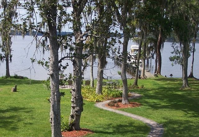 2nd image of 1521 S Shore Dr