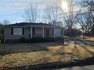 112 N 13th Ave, Lanett, AL 36863