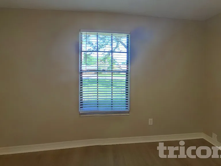 1715 Farm Way — Photo 9