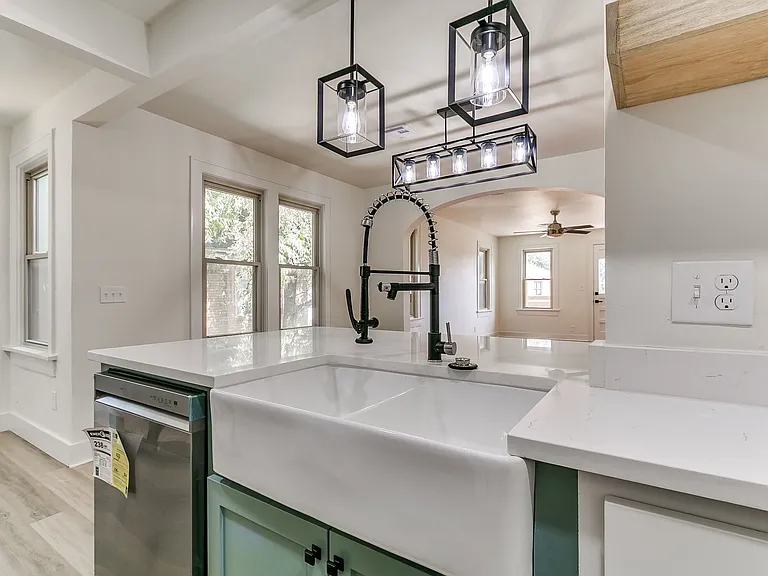 1805 N Gatewood Ave — Photo 11