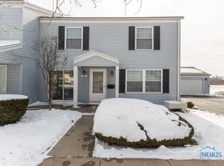 3704 Lakepointe Dr, Northwood, OH 43619