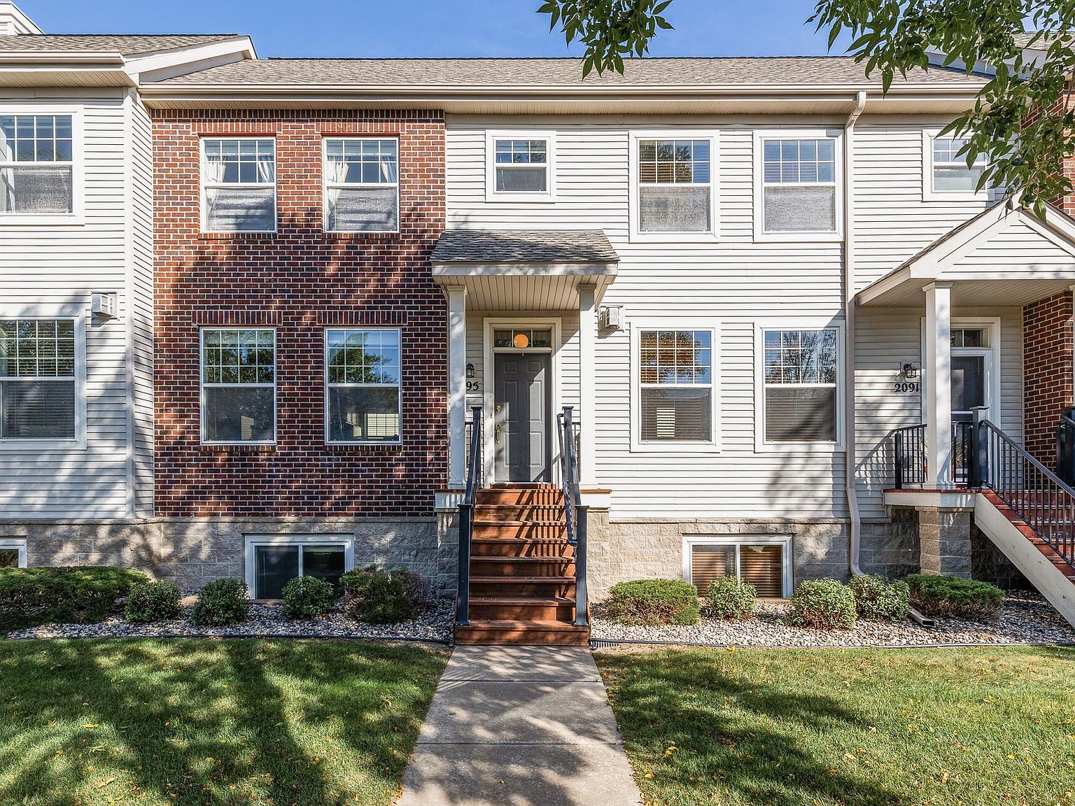 2095 Clover Ridge Dr, Chaska, MN 55318 | Zillow