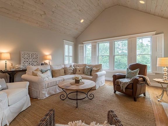 4th image of 15 Painted Cottage