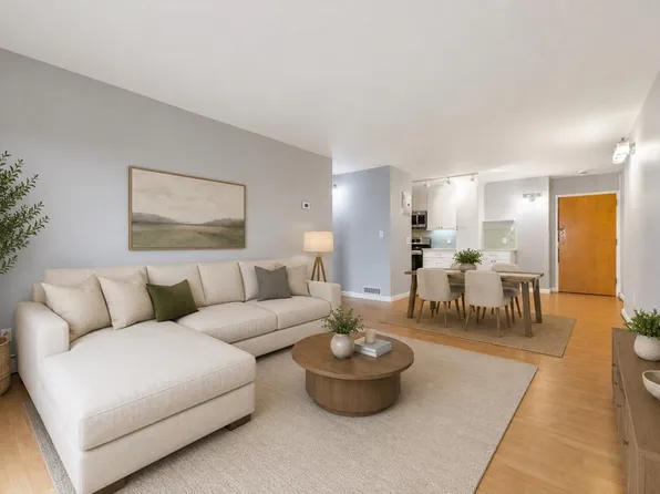 164 Galen St APT 74, Watertown, MA 02472