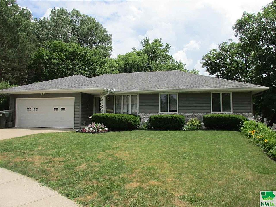 1st image of 4004 Vegas Ct