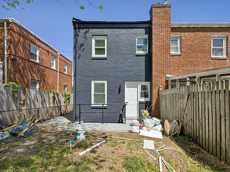 4627 H St SE — Photo 23