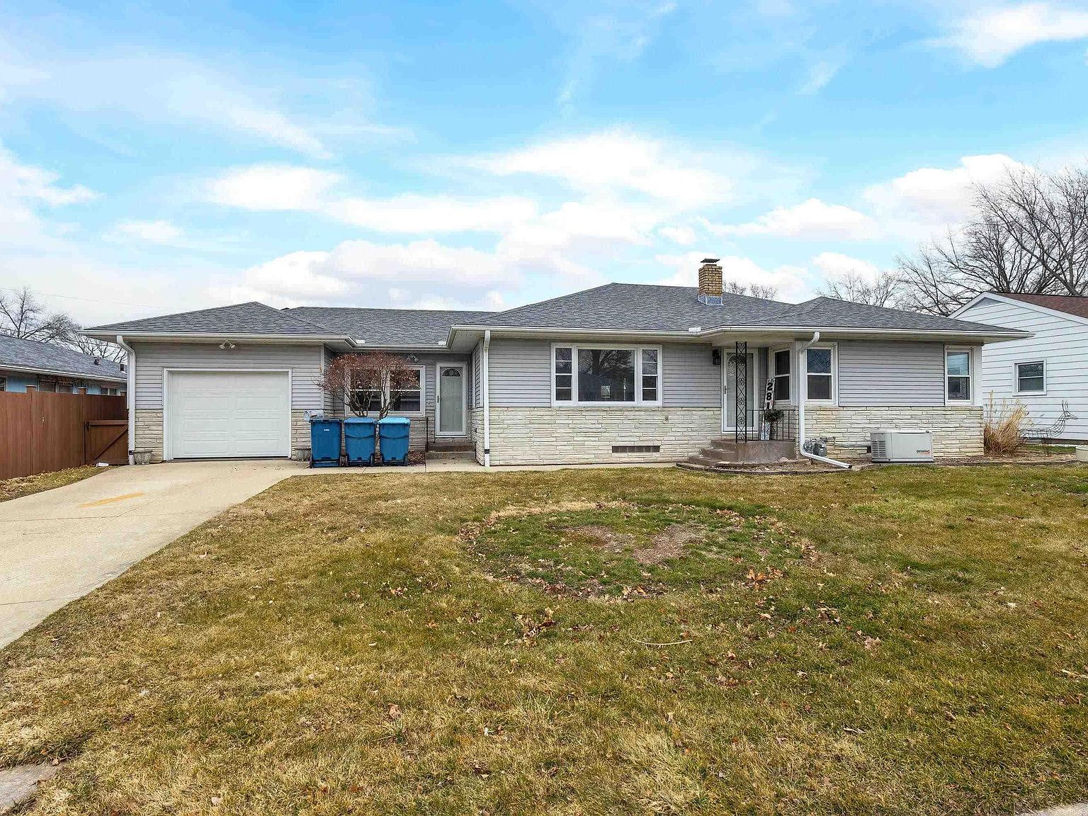 2810 7 1/2 St, East Moline, IL 61244 Zillow