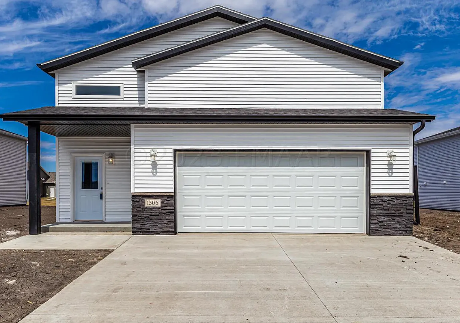 1506 Keystone Cir NE — Photo 1