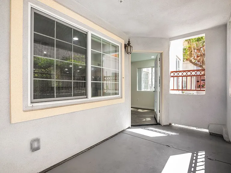 Pharus Plaza — Photo 15