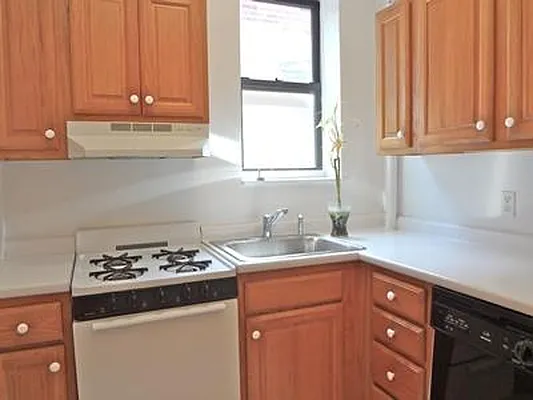 Rented by Fenwick Keats Real Estate | media 23