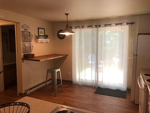 2nd image of 43 Arrow Wood Pl