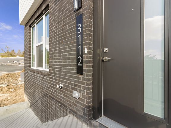 2nd image of 3112 Horizon Dr