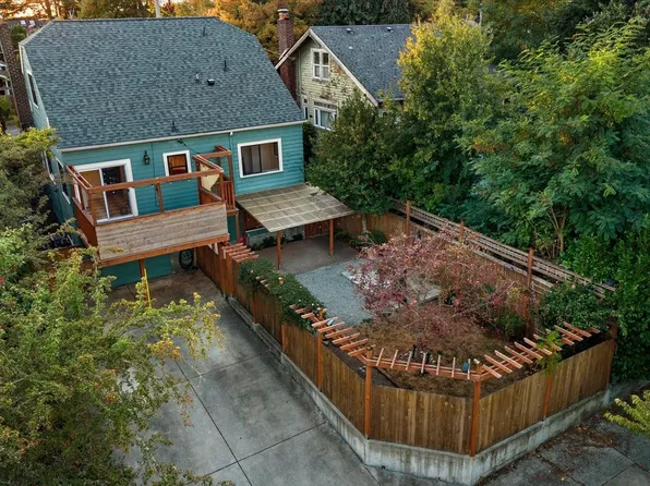 7530 Roosevelt Way NE, Seattle, WA 98115