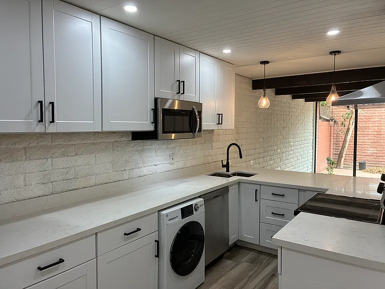 3002 N 32nd St #19 — Photo 6