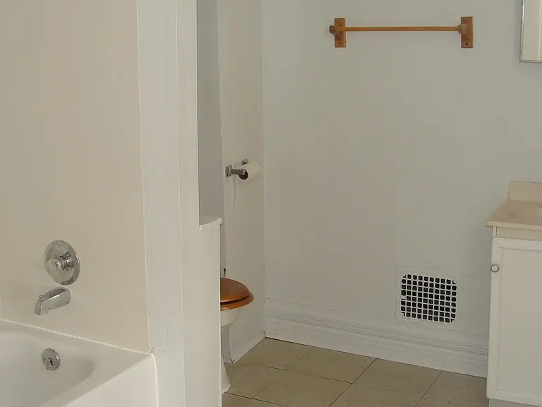 812 W Main St #3 — Photo 2