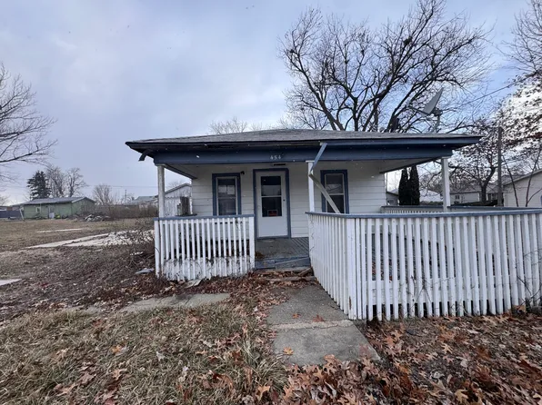 454 S 7th Ave, Canton, IL 61520