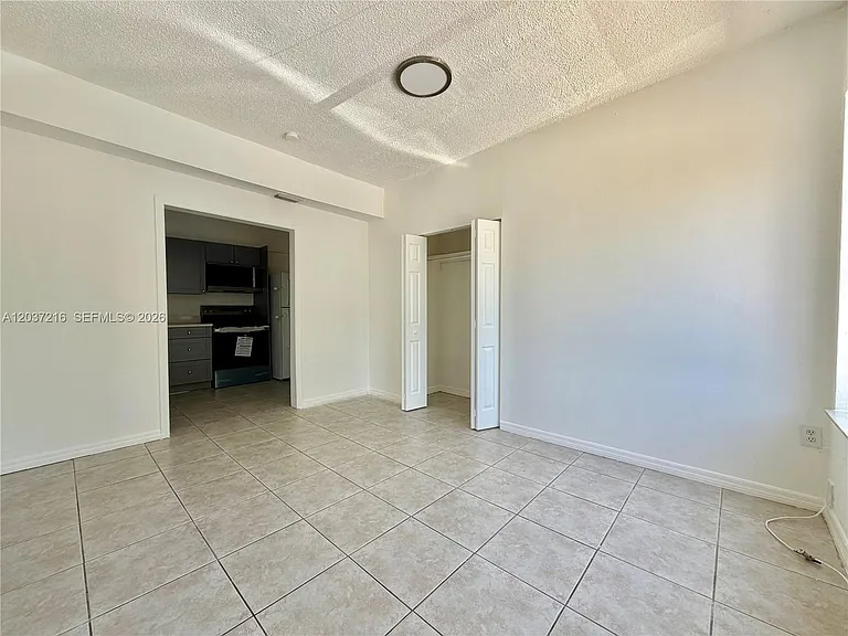 324 SW 19th Ave #6 — Photo 4