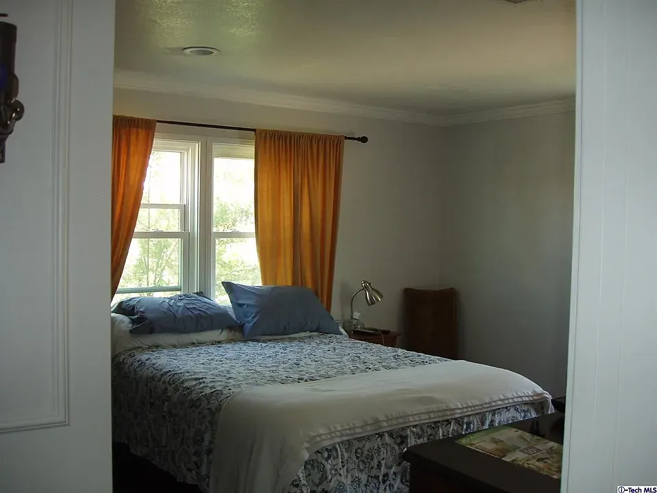 1 bed, 350 sqft, $1,200 — Photo 2