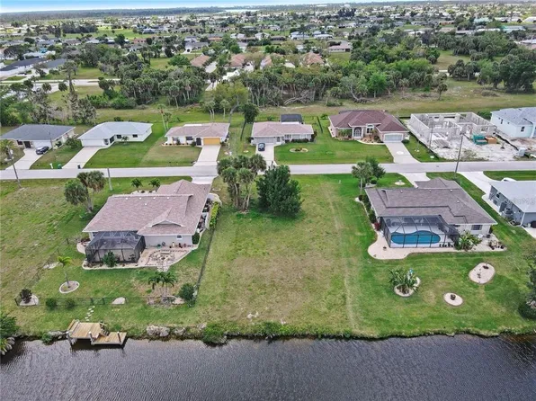 82 Mark Twain Ln #322, Rotonda West, FL 33947