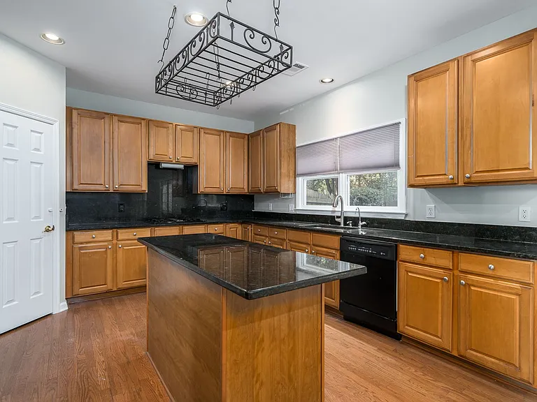 174 Ennisbrook Dr SE — Photo 15