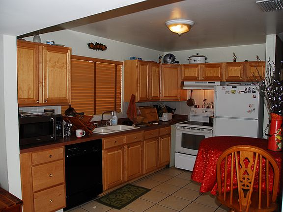 3rd image of 4721 W Bay Ave