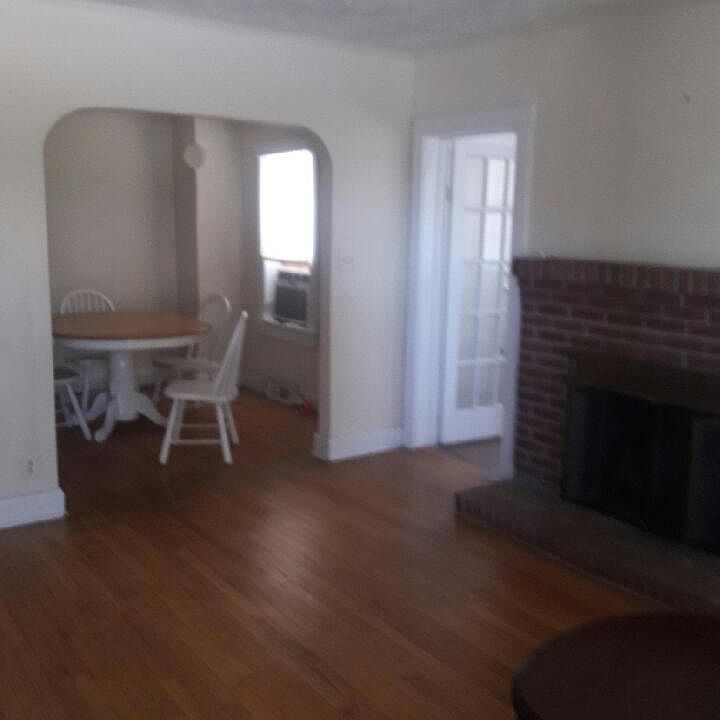 2nd image of 2118 Barhamville Rd