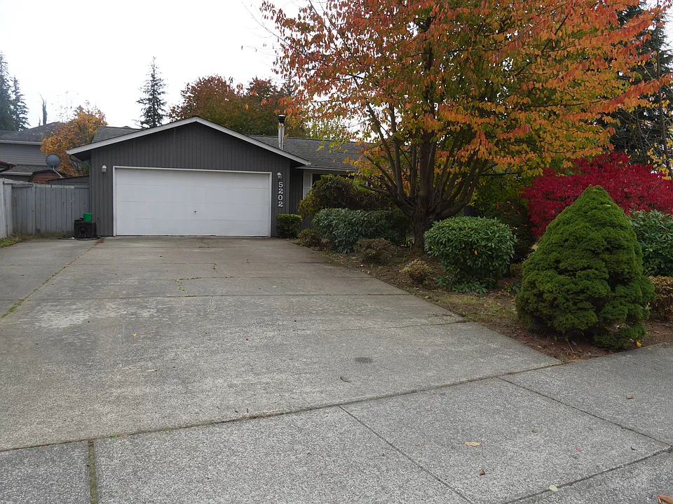 5202 119th Pl NE